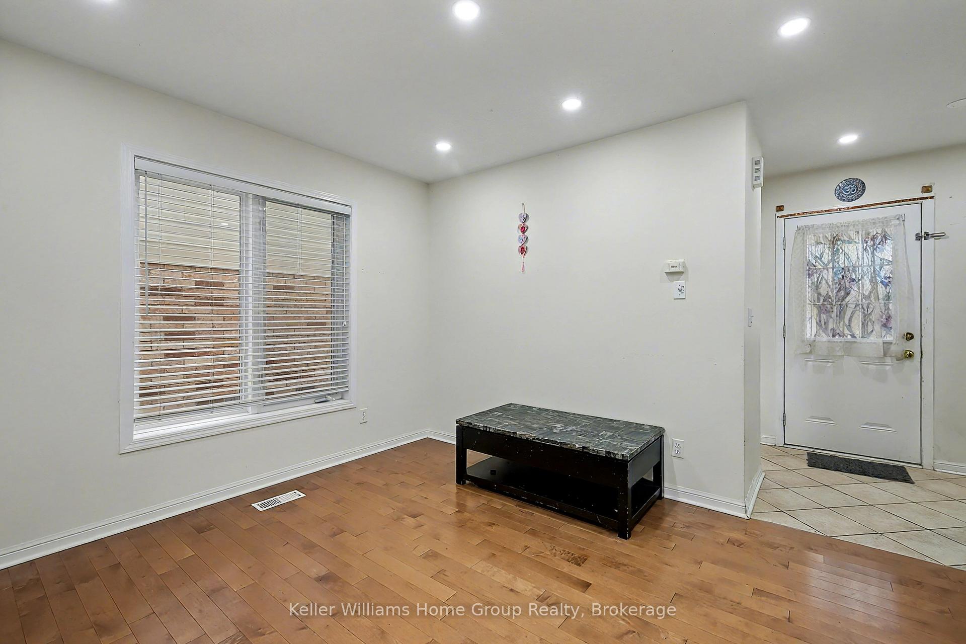 Photo 12 of 24 Baintree Way, Cambridge, Fiddlesticks — HOMEH