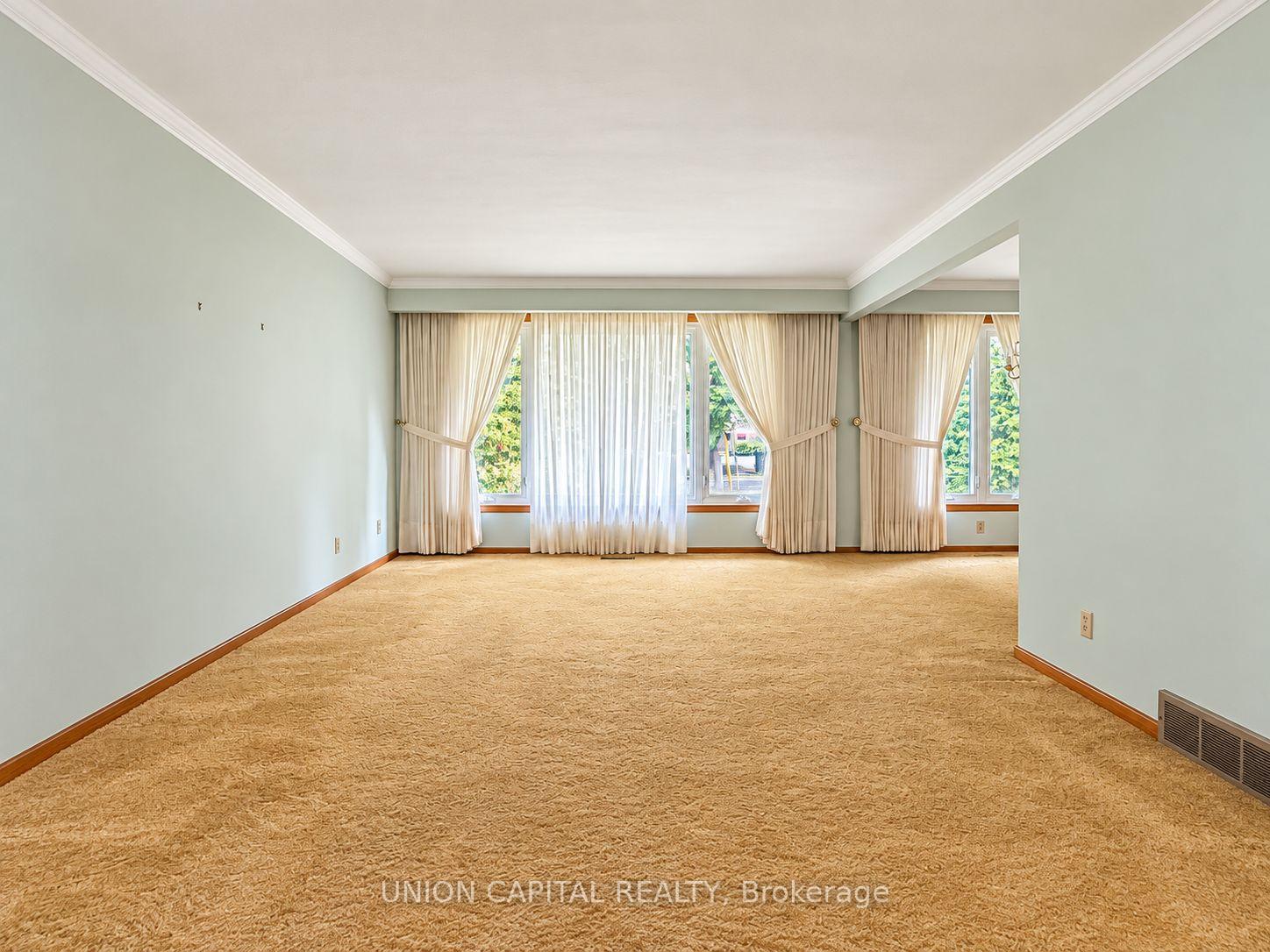 Photo 6 of 21 Croydon Drive, St. Catharines, Port Weller — HOMEH