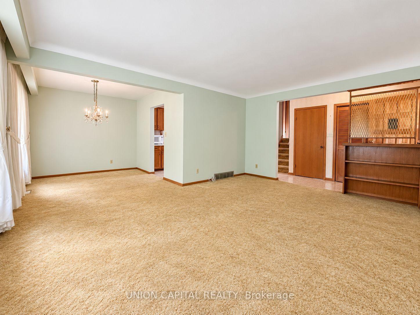Photo 7 of 21 Croydon Drive, St. Catharines, Port Weller — HOMEH