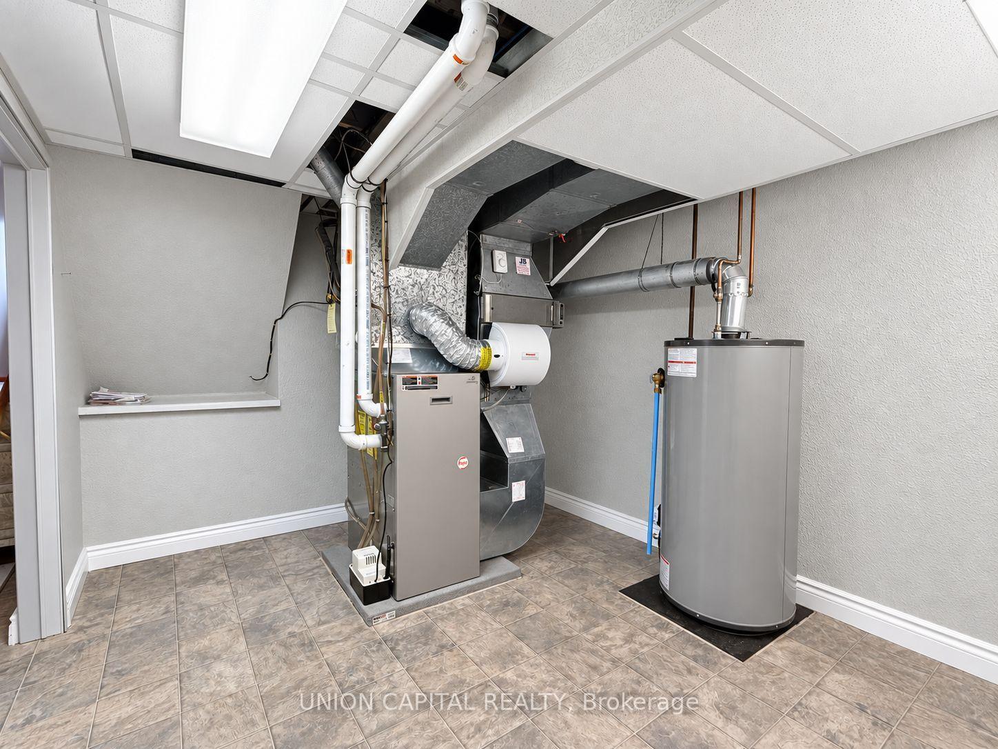 Photo 14 of 21 Croydon Drive, St. Catharines, Port Weller — HOMEH