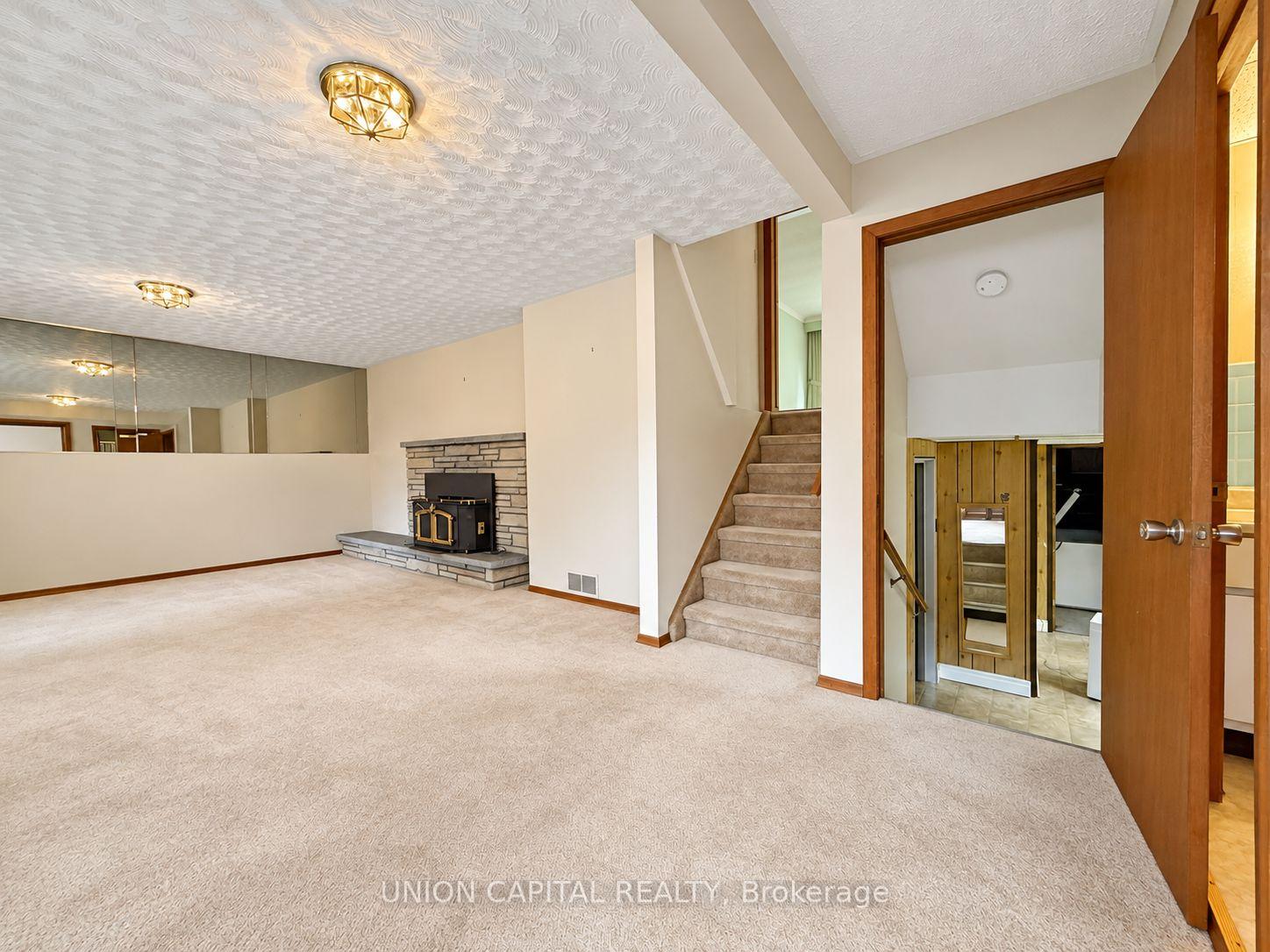 Photo 18 of 21 Croydon Drive, St. Catharines, Port Weller — HOMEH