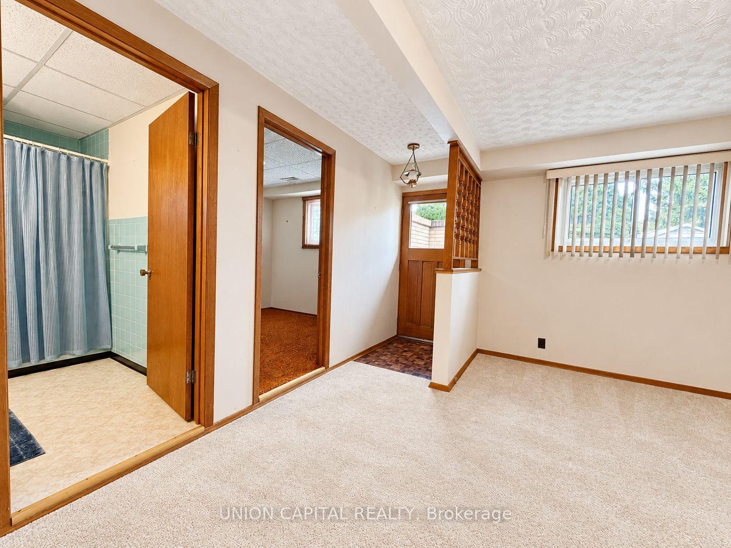 Photo 19 of 21 Croydon Drive, St. Catharines, Port Weller — HOMEH