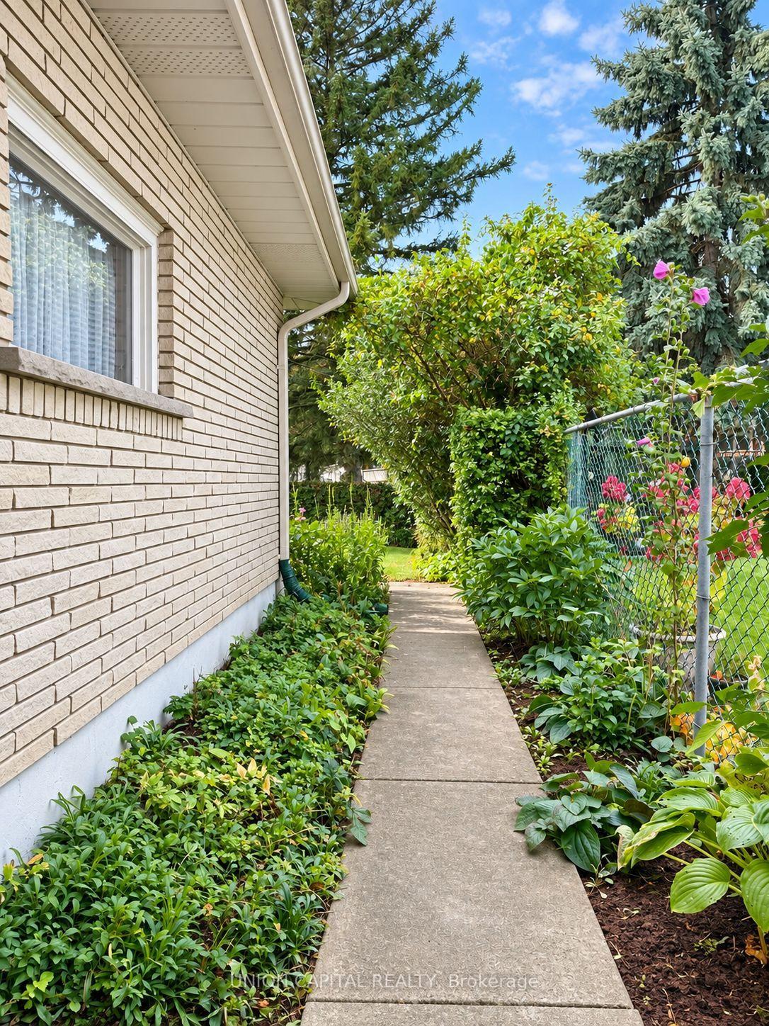 Photo 29 of 21 Croydon Drive, St. Catharines, Port Weller — HOMEH