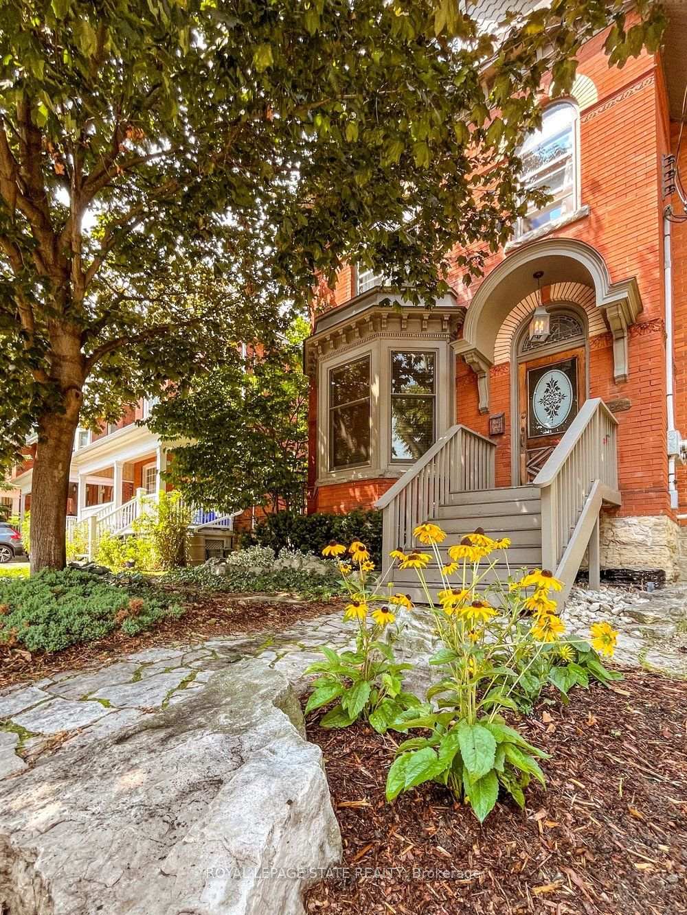 Photo 2 of 282 Hess Street S, Hamilton, Durand — HOMEH