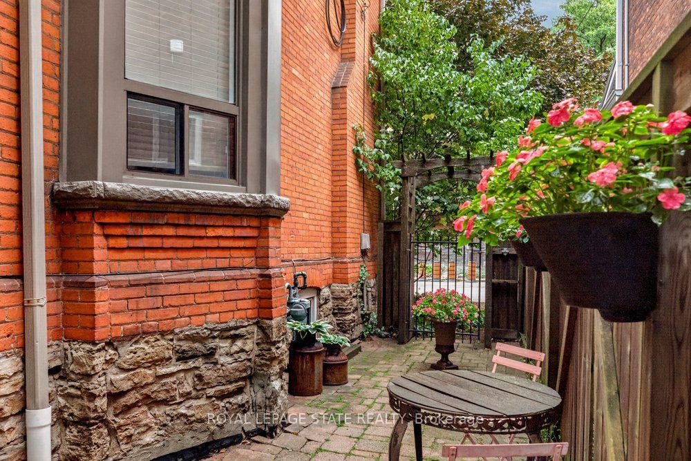 Photo 8 of 282 Hess Street S, Hamilton, Durand — HOMEH