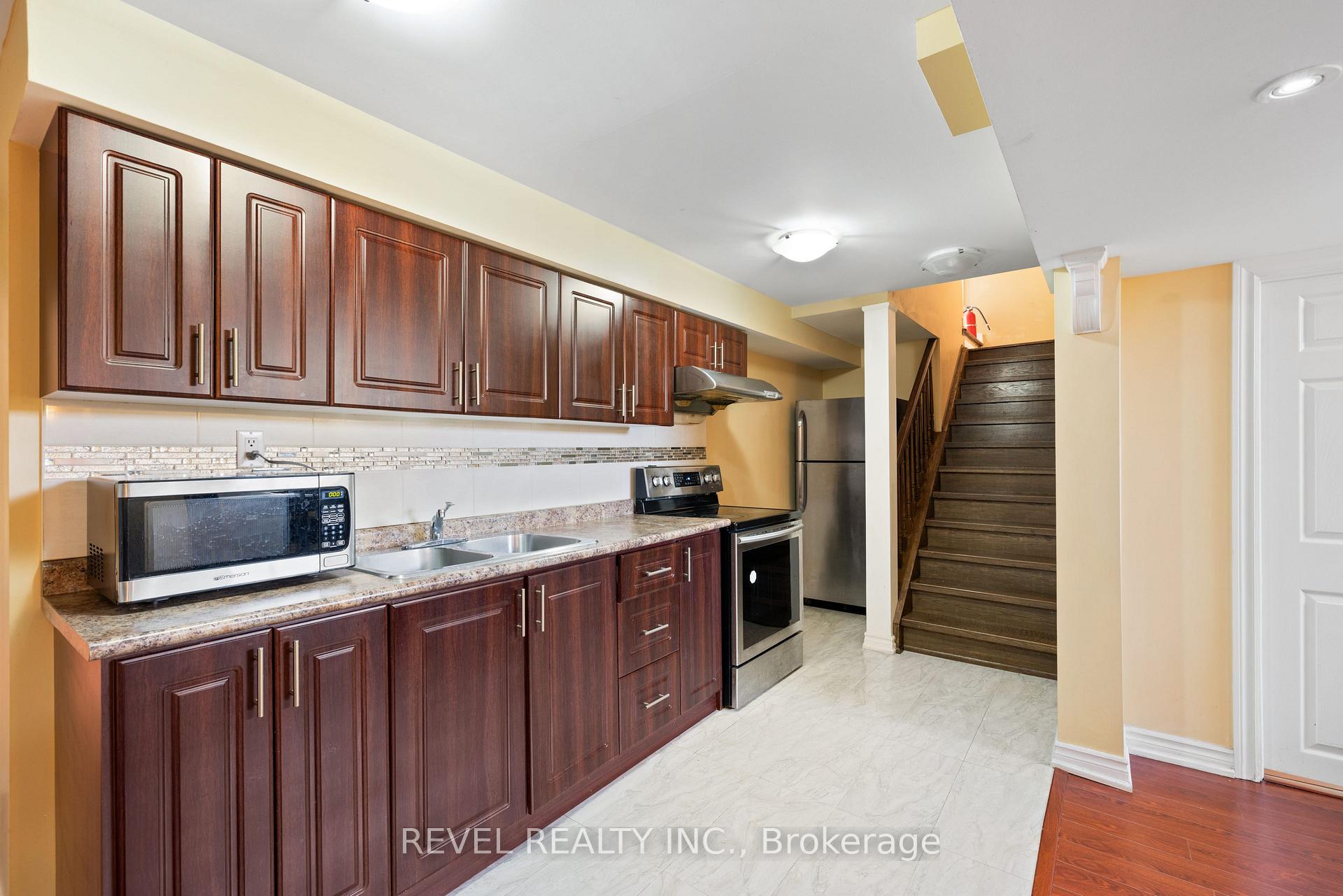 Photo 4 of Unit Basement, 16 Terrance Drive, Markham, Box Grove — HOMEH