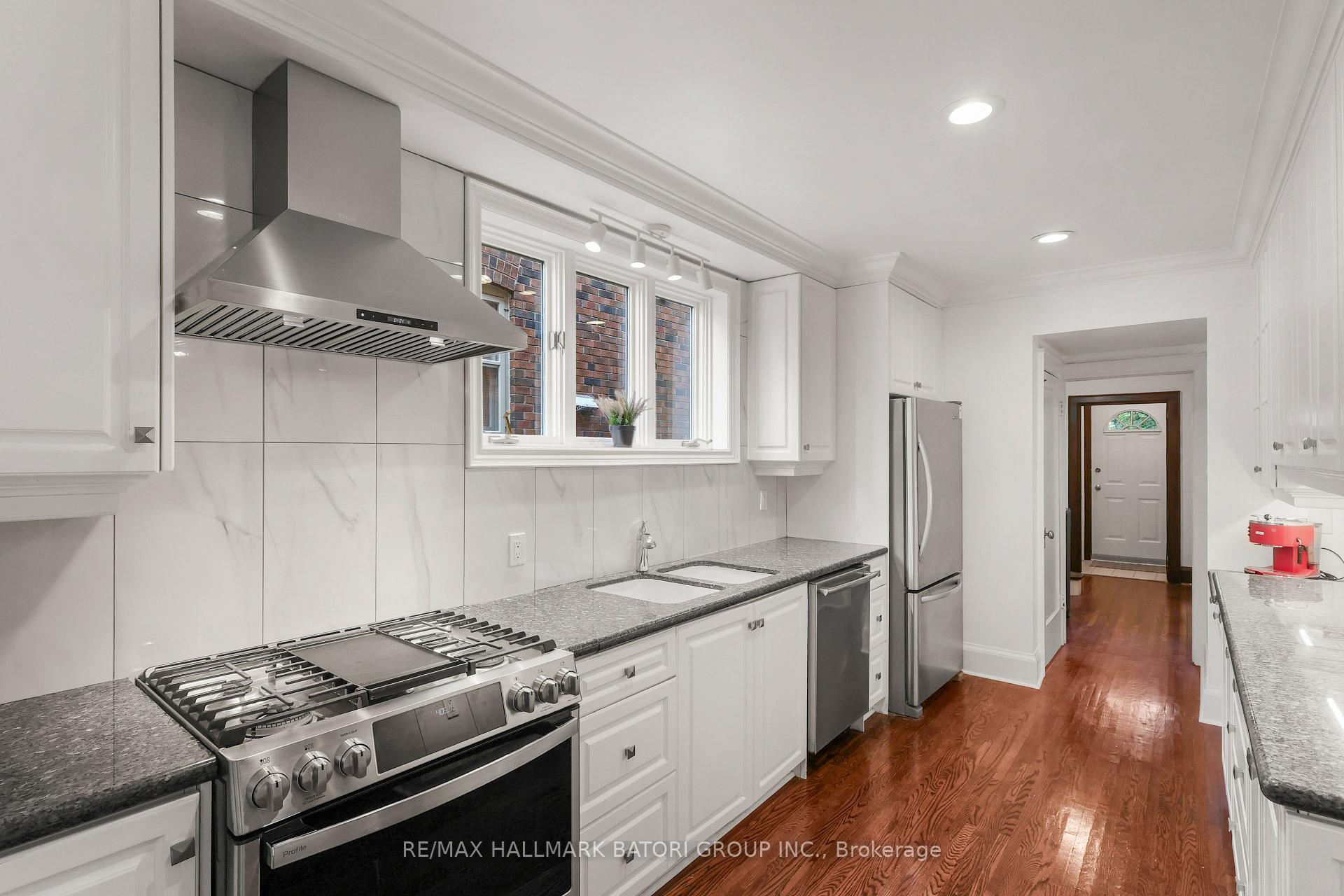 Photo 7 of 430 Roselawn Avenue, Toronto, Lawrence Park South — HOMEH