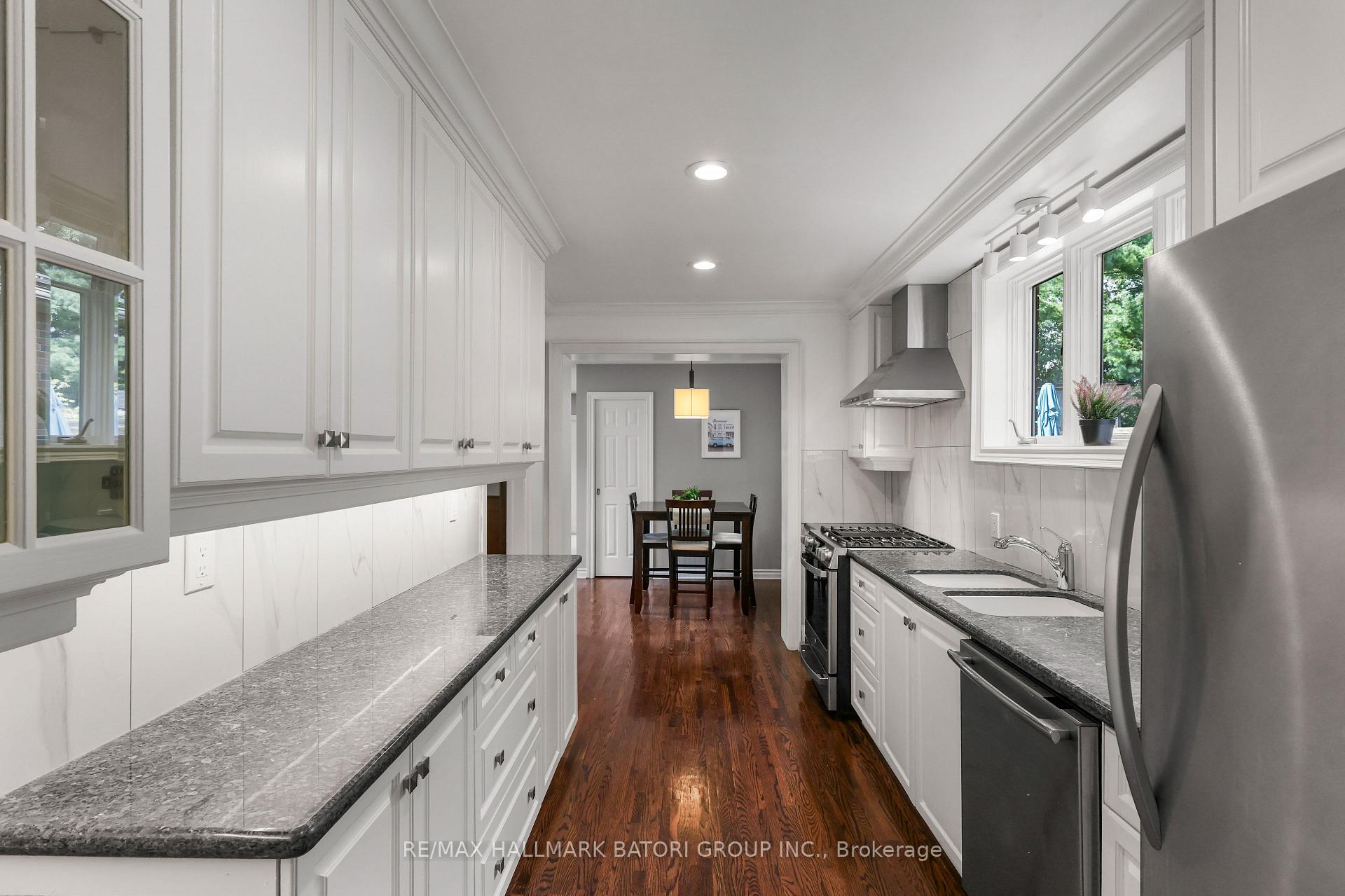 Photo 9 of 430 Roselawn Avenue, Toronto, Lawrence Park South — HOMEH