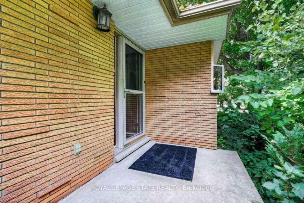 Photo 8 of 984 Highway 8, Hamilton, Stoney Creek — HOMEH
