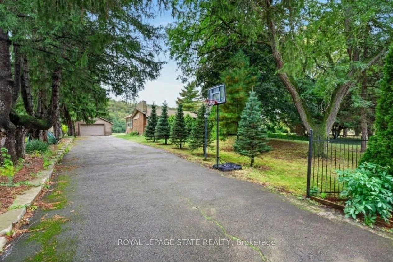 Photo 6 of 984 Highway 8, Hamilton, Stoney Creek — HOMEH