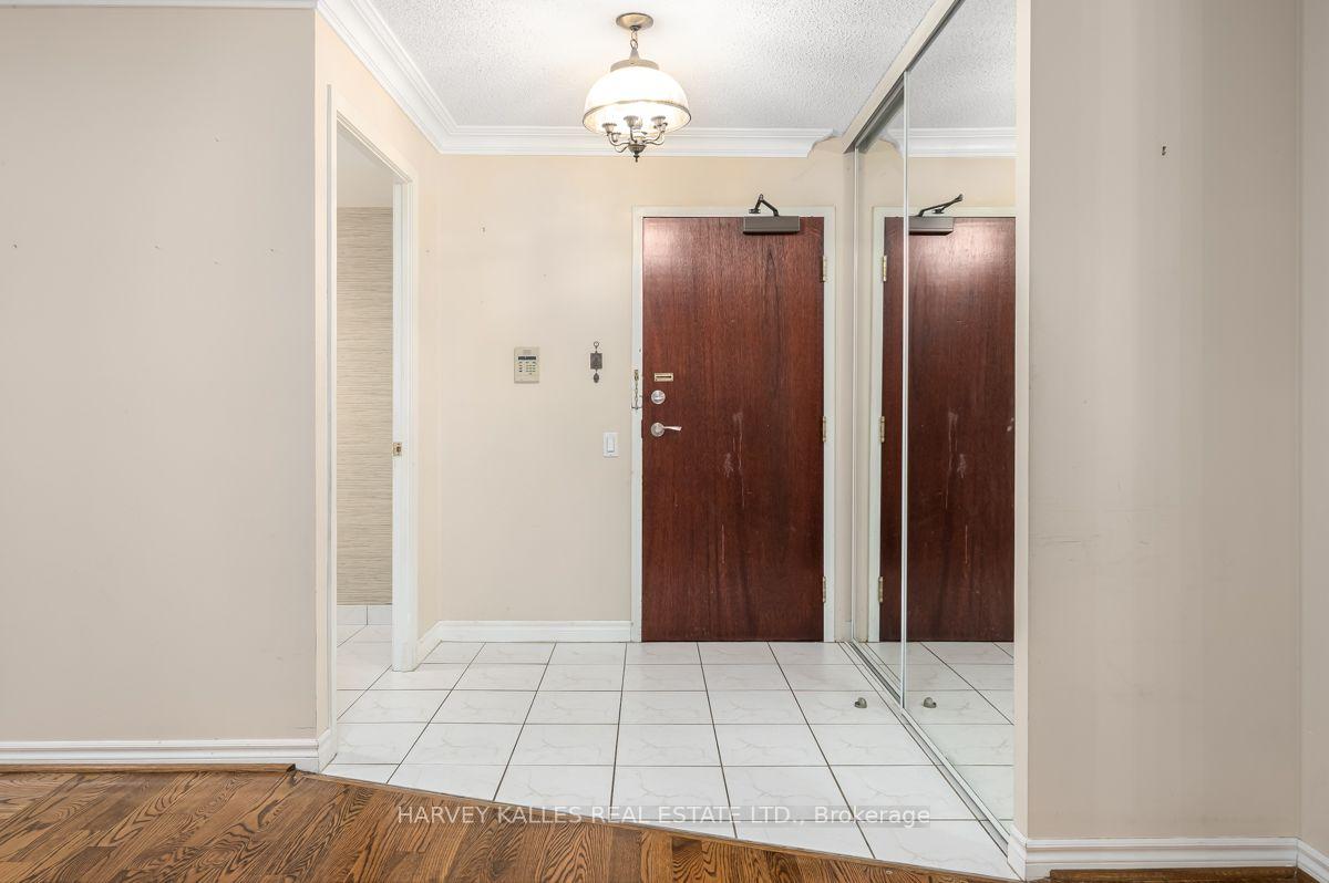 Photo 4 of Unit 308, 8 Covington Road, Toronto, Englemount-Lawrence — HOMEH