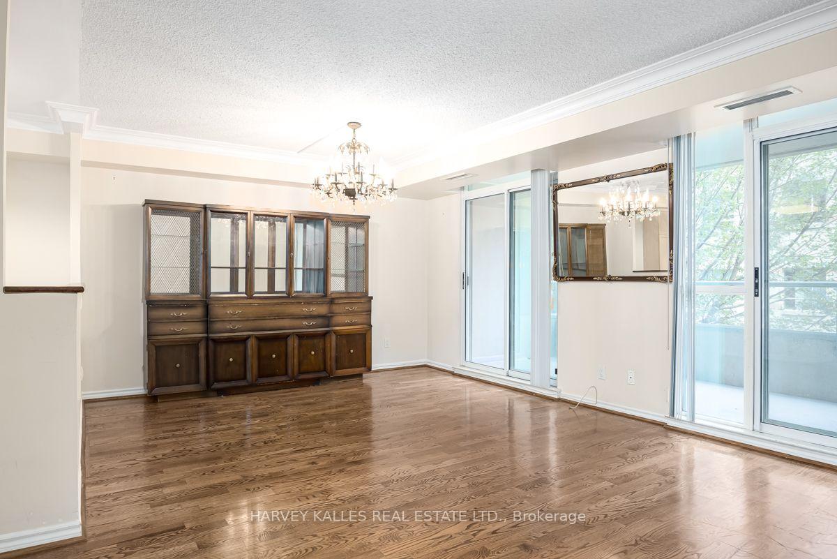Photo 6 of Unit 308, 8 Covington Road, Toronto, Englemount-Lawrence — HOMEH