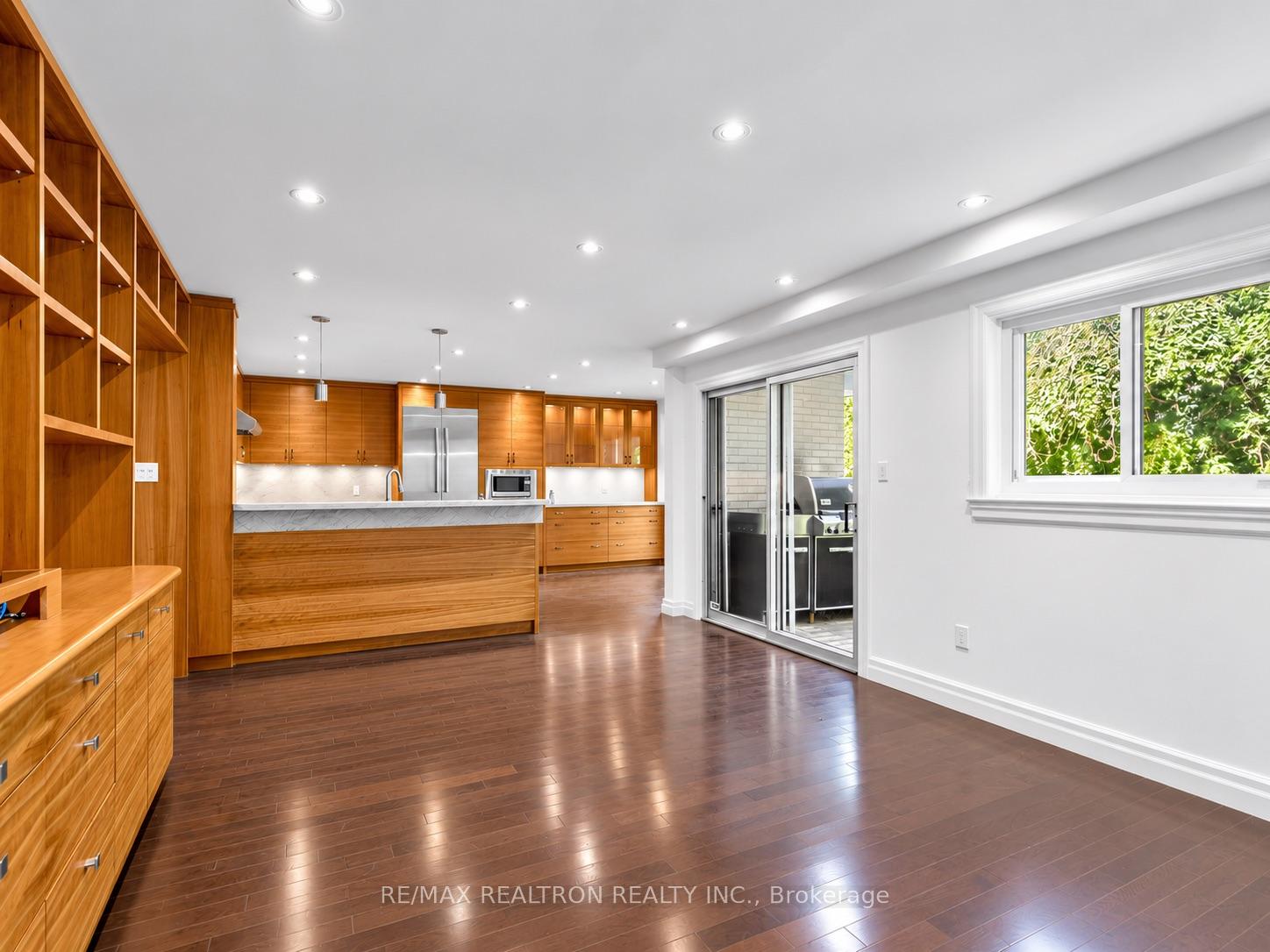Photo 10 of 42 Apollo Drive, North York, Banbury-Don Mills — HOMEH
