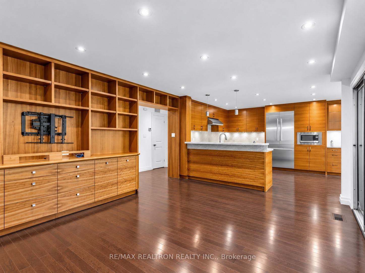Photo 11 of 42 Apollo Drive, North York, Banbury-Don Mills — HOMEH