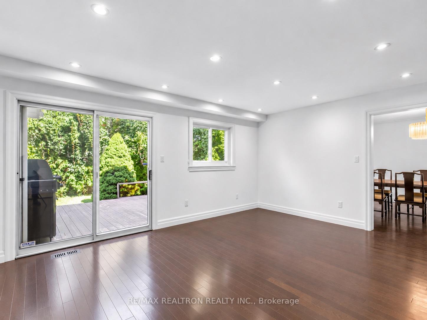 Photo 12 of 42 Apollo Drive, North York, Banbury-Don Mills — HOMEH