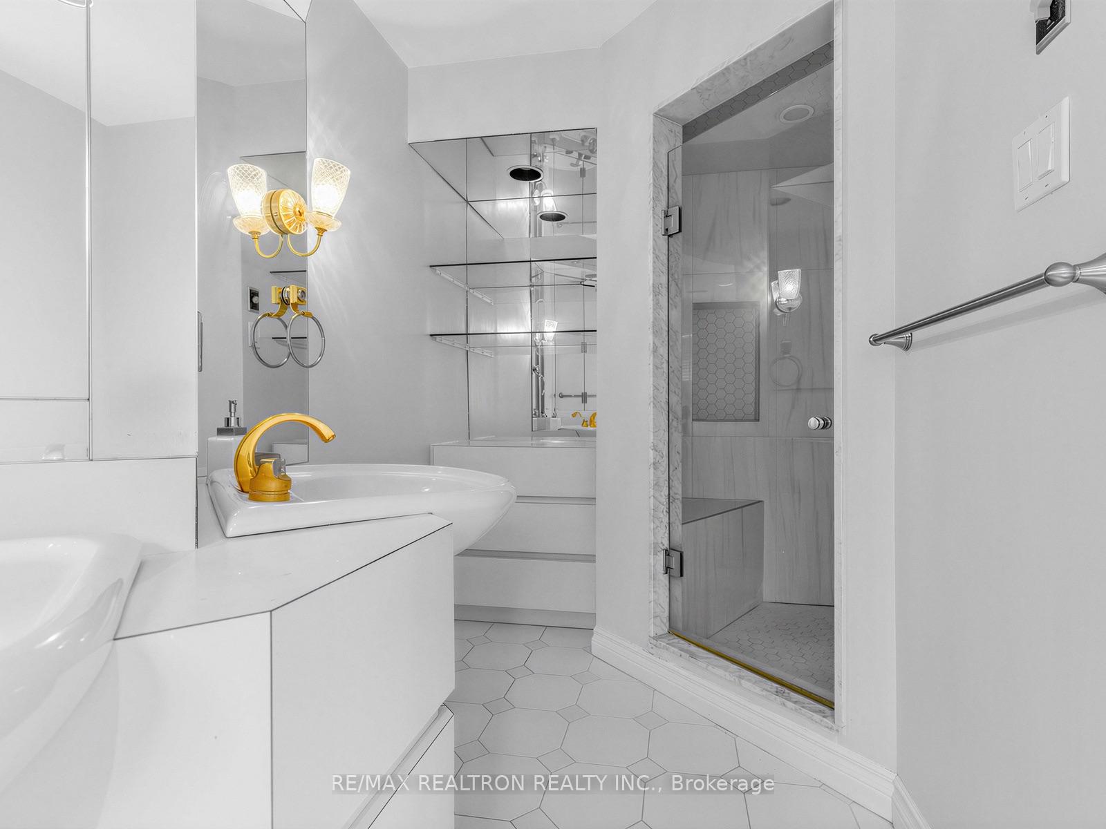Photo 23 of 42 Apollo Drive, North York, Banbury-Don Mills — HOMEH