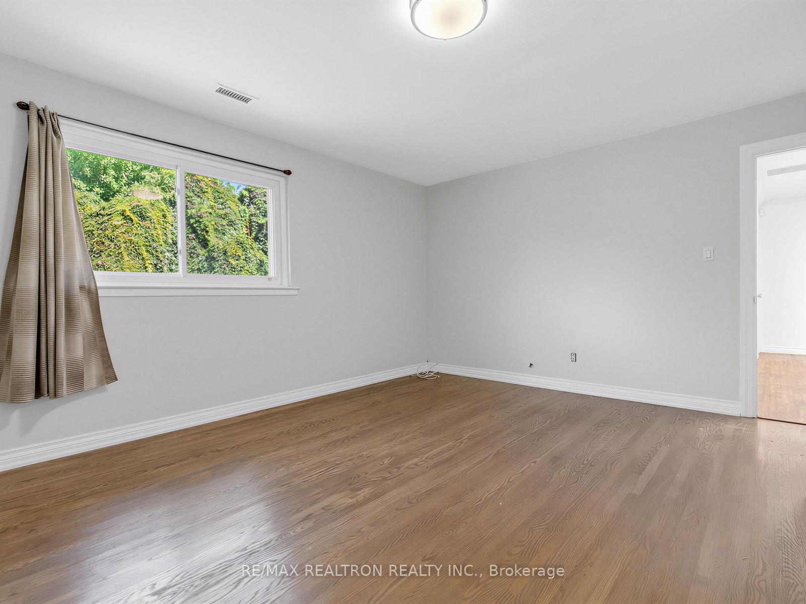 Photo 27 of 42 Apollo Drive, North York, Banbury-Don Mills — HOMEH