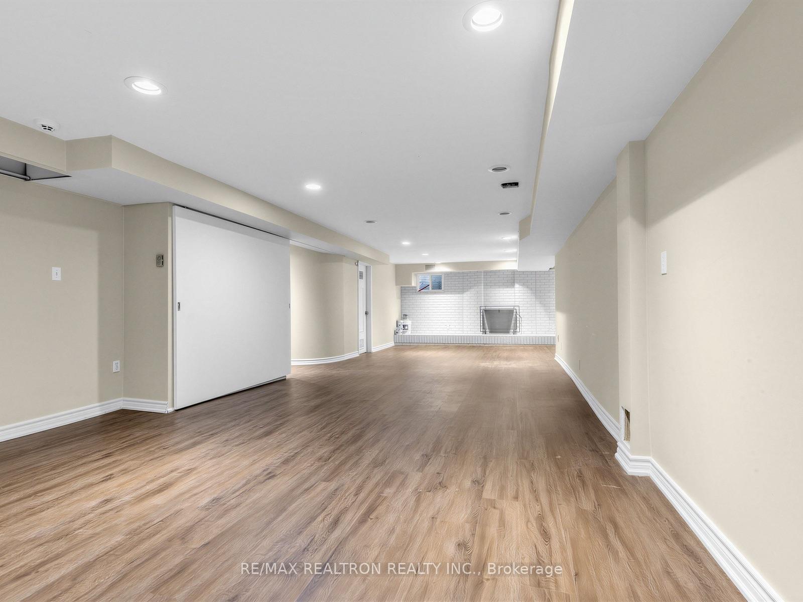 Photo 38 of 42 Apollo Drive, North York, Banbury-Don Mills — HOMEH
