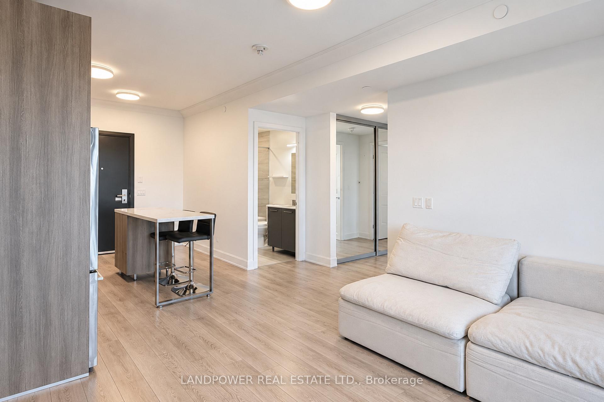 Photo 6 of Unit 710, 38 Water Walk Drive, Markham, Unionville — HOMEH