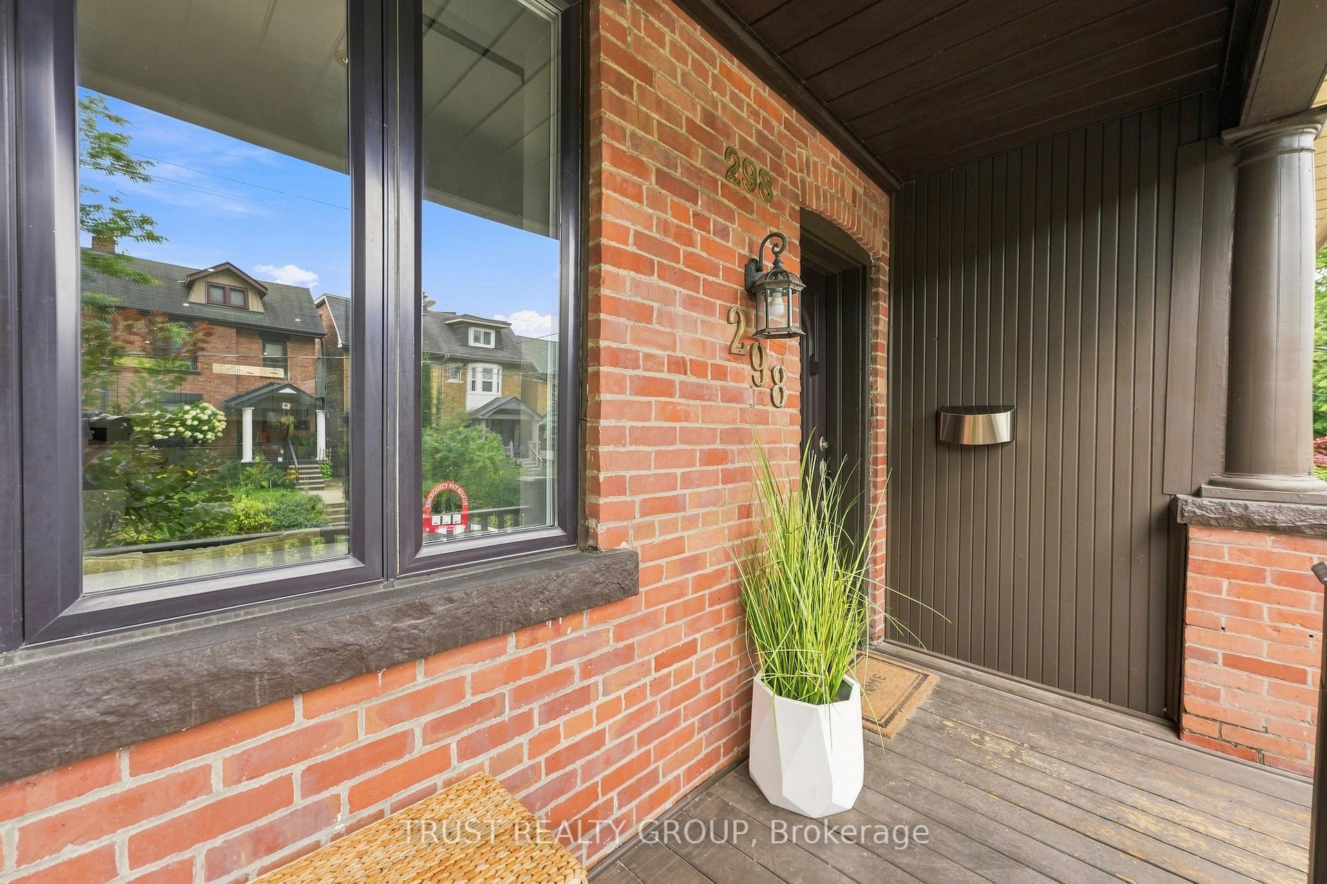 Photo 6 of 298 Garden Avenue, Toronto, High Park-Swansea — HOMEH