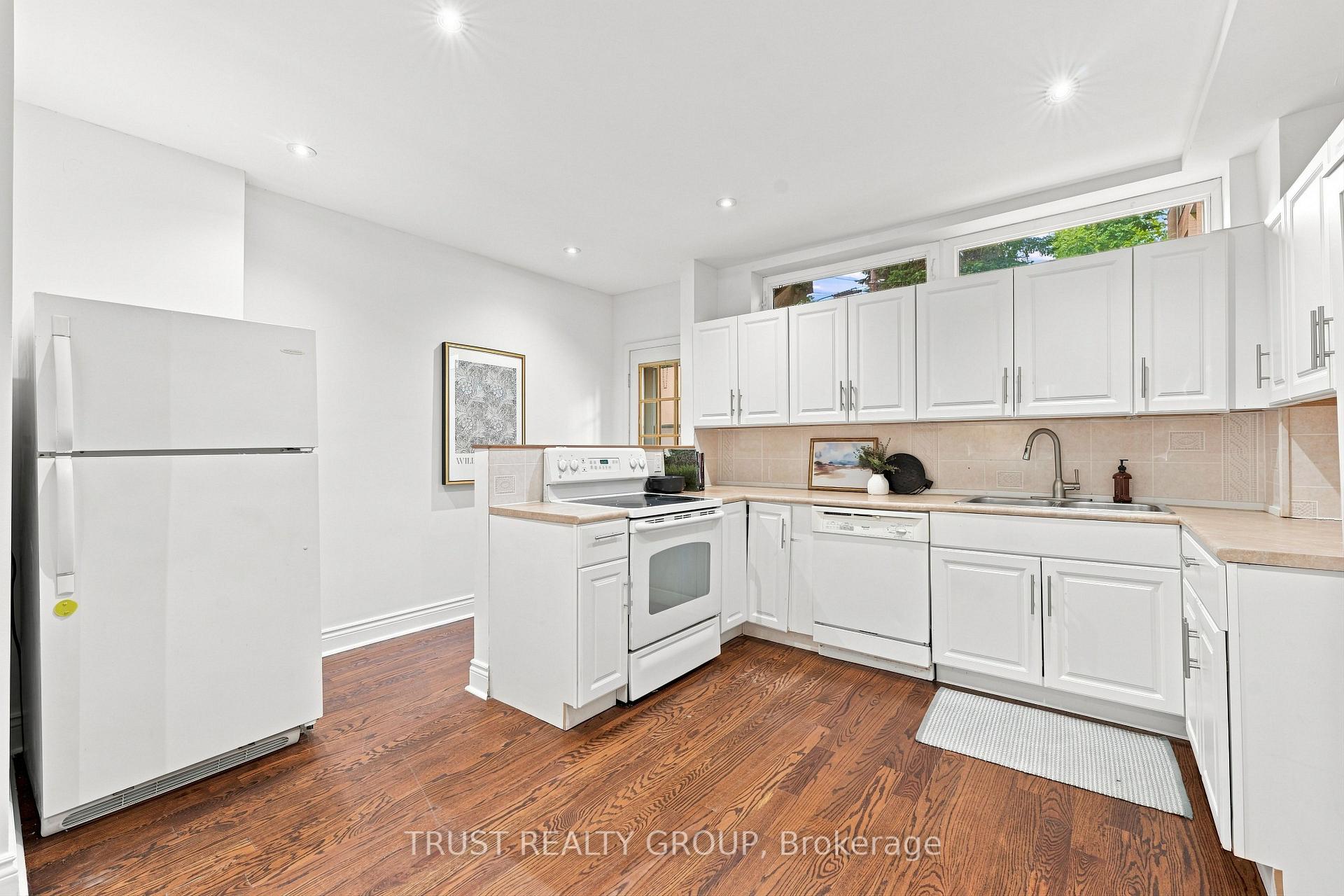 Photo 13 of 298 Garden Avenue, Toronto, High Park-Swansea — HOMEH