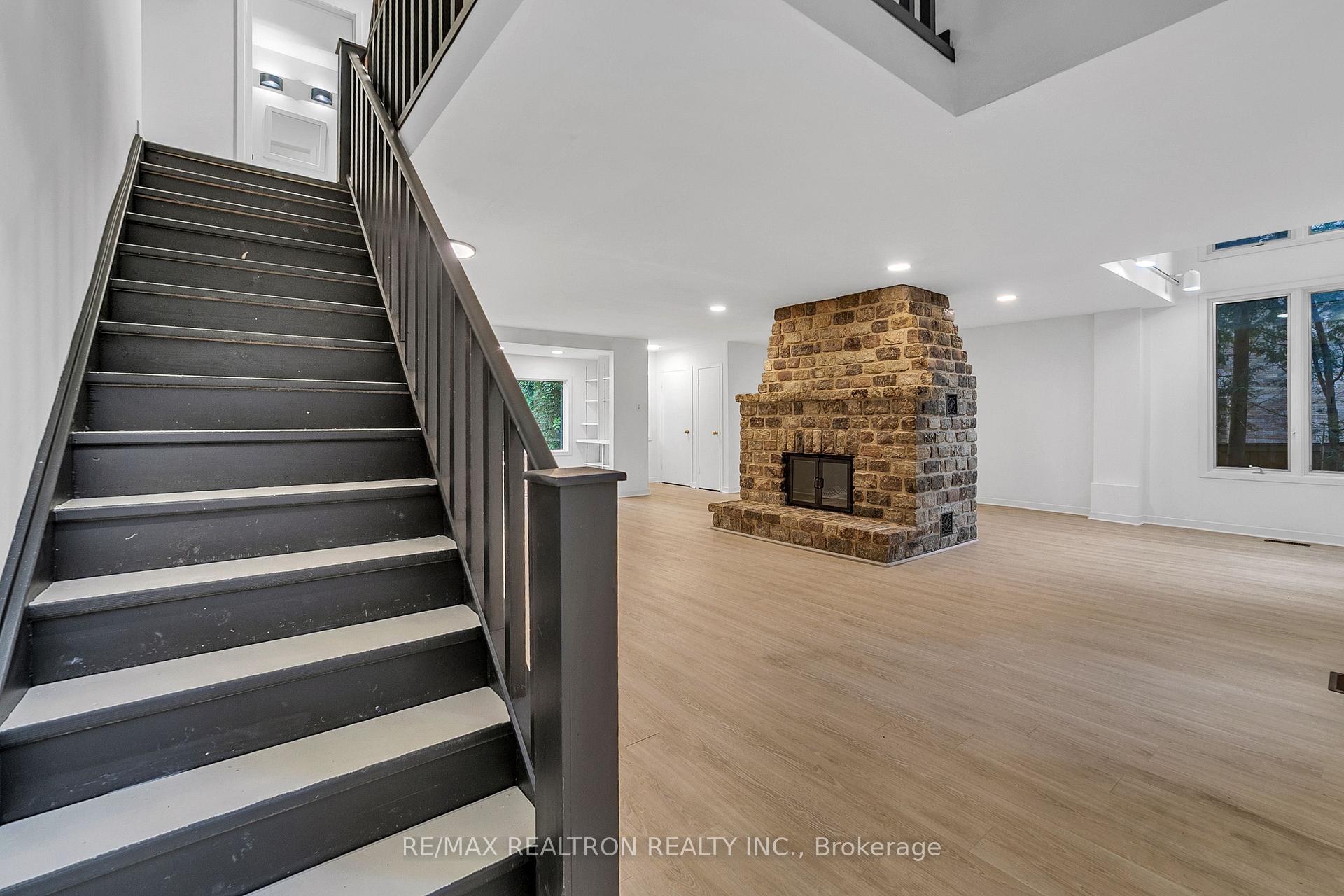 Photo 6 of 90 Proctor Avenue, Markham, Grandview — HOMEH