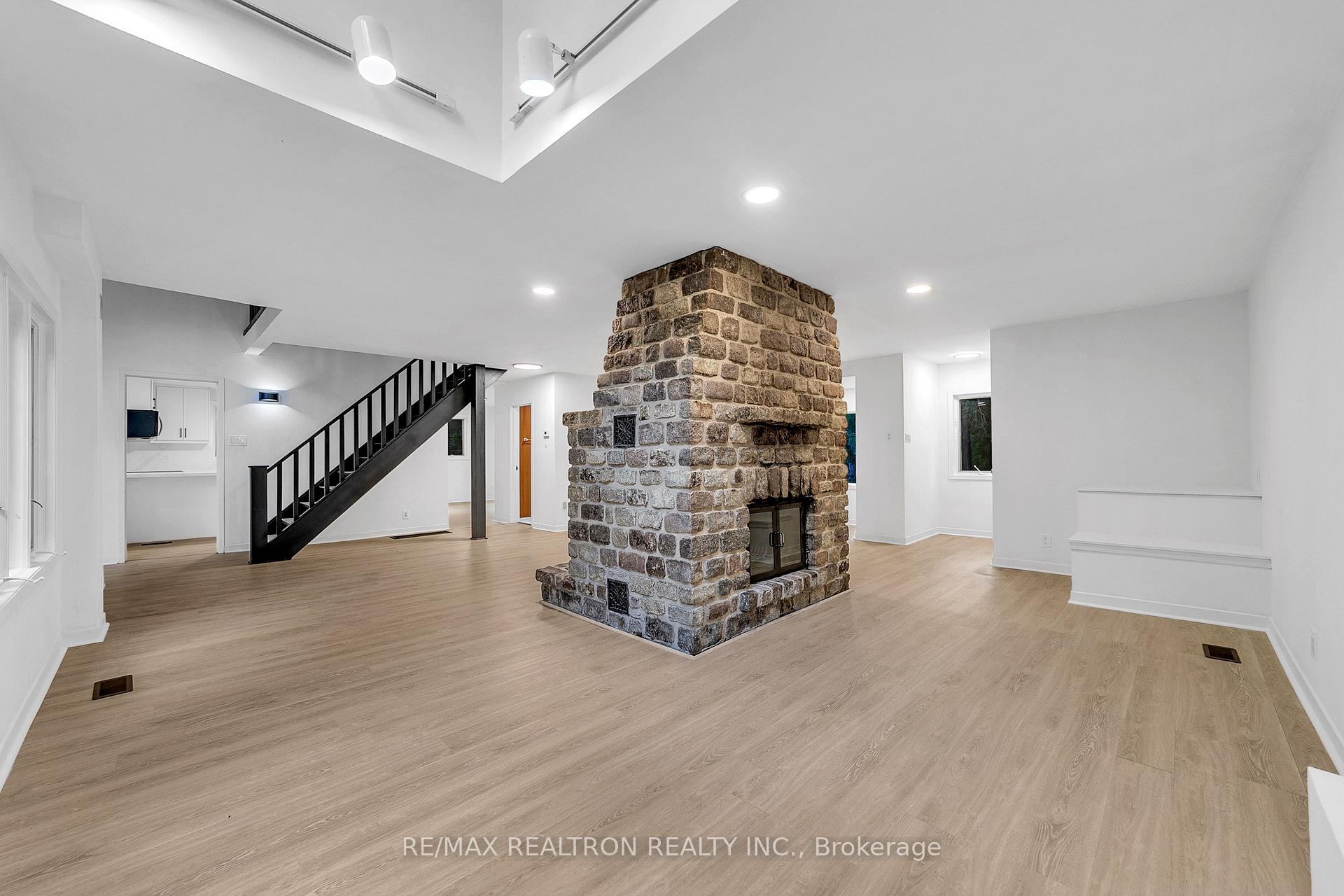 Photo 8 of 90 Proctor Avenue, Markham, Grandview — HOMEH
