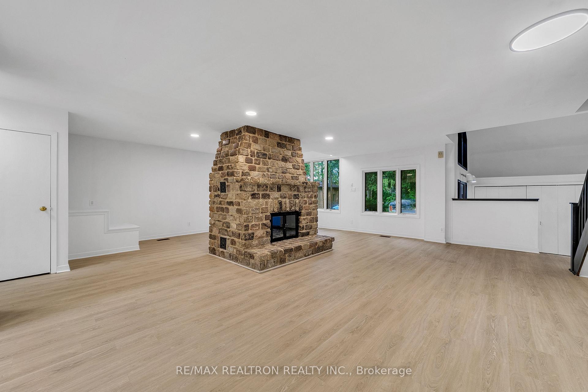 Photo 11 of 90 Proctor Avenue, Markham, Grandview — HOMEH