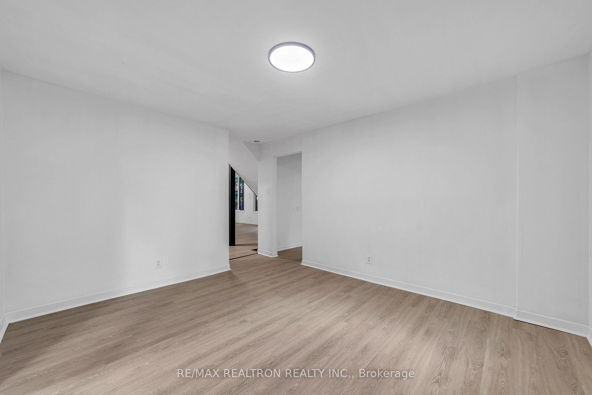 Photo 17 of 90 Proctor Avenue, Markham, Grandview — HOMEH