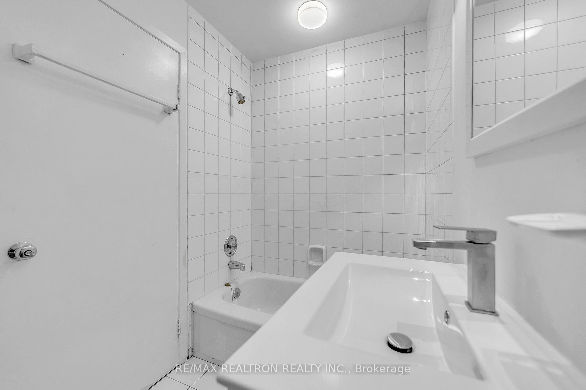 Photo 35 of 90 Proctor Avenue, Markham, Grandview — HOMEH