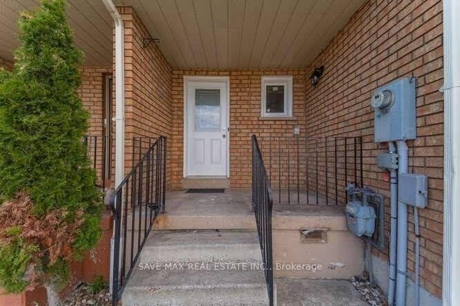 Photo 2 of 25 Tulip Drive, Brampton, Fletcher's Creek South — HOMEH