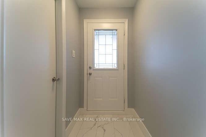 Photo 3 of 25 Tulip Drive, Brampton, Fletcher's Creek South — HOMEH