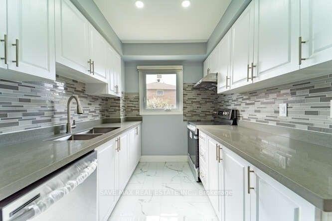 Photo 9 of 25 Tulip Drive, Brampton, Fletcher's Creek South — HOMEH