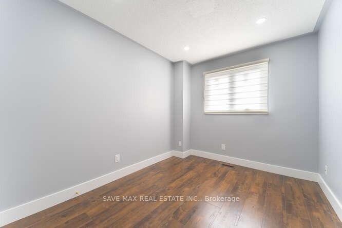 Photo 17 of 25 Tulip Drive, Brampton, Fletcher's Creek South — HOMEH