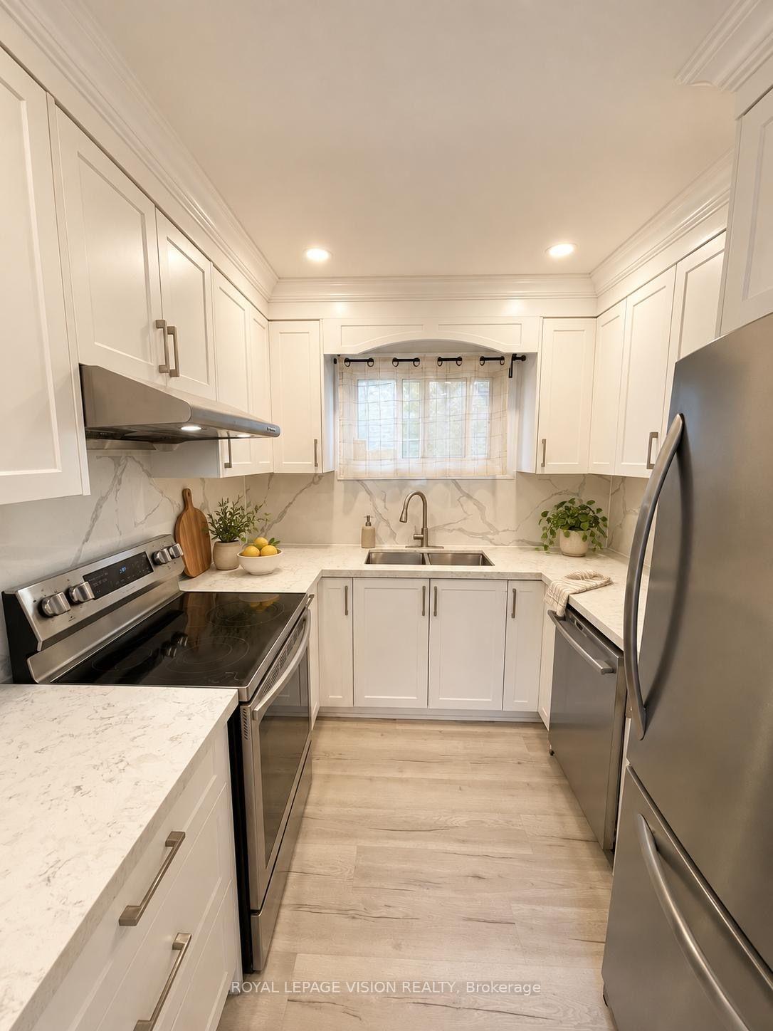 Photo 5 of 47 Nassau Street, Oshawa, Vanier — HOMEH