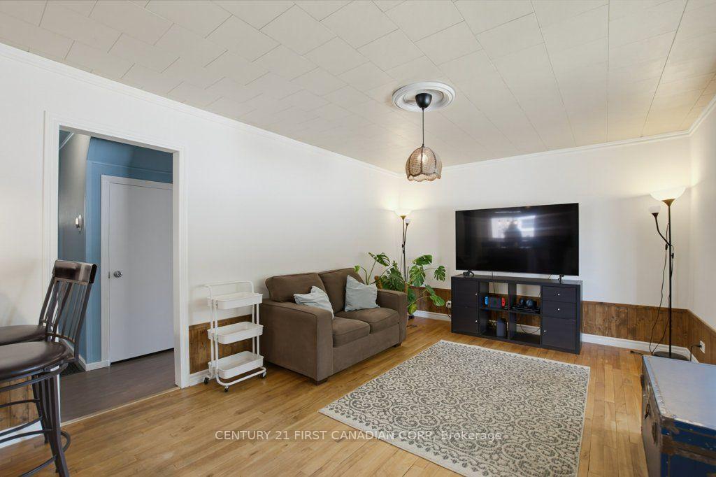 Photo 10 of 3 Parkside Drive, St. Thomas — HOMEH