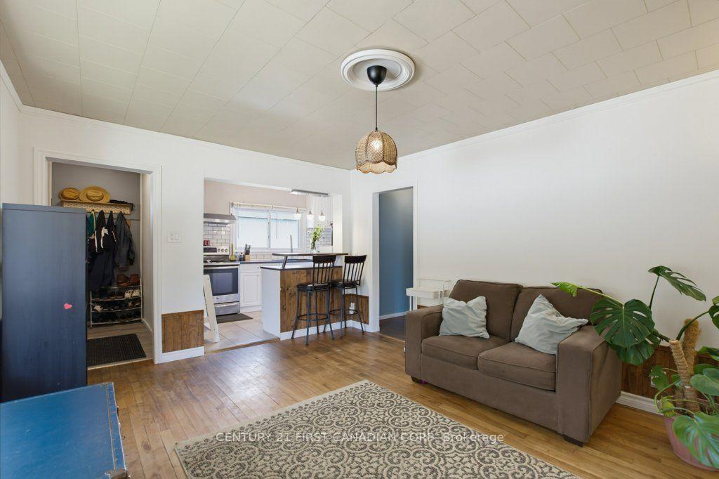 Photo 11 of 3 Parkside Drive, St. Thomas — HOMEH