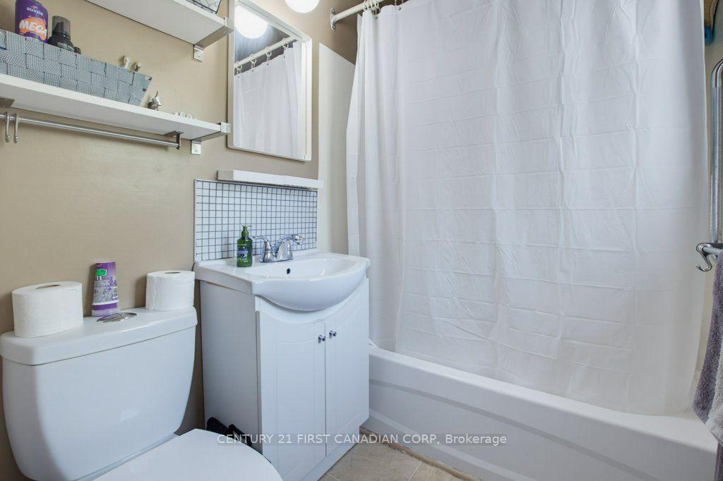 Photo 16 of 3 Parkside Drive, St. Thomas — HOMEH