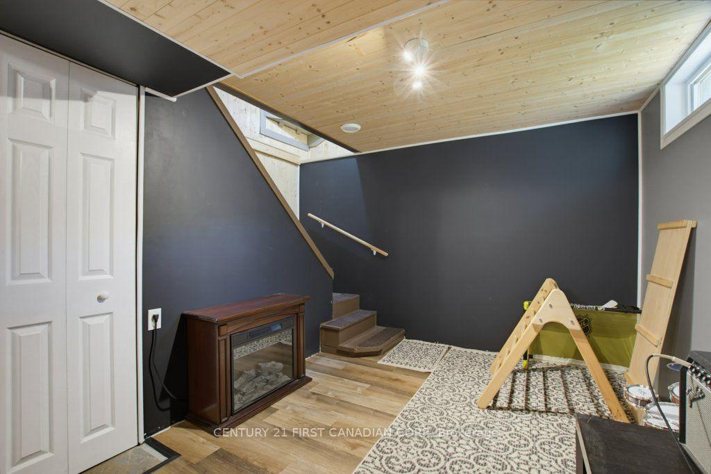 Photo 21 of 3 Parkside Drive, St. Thomas — HOMEH