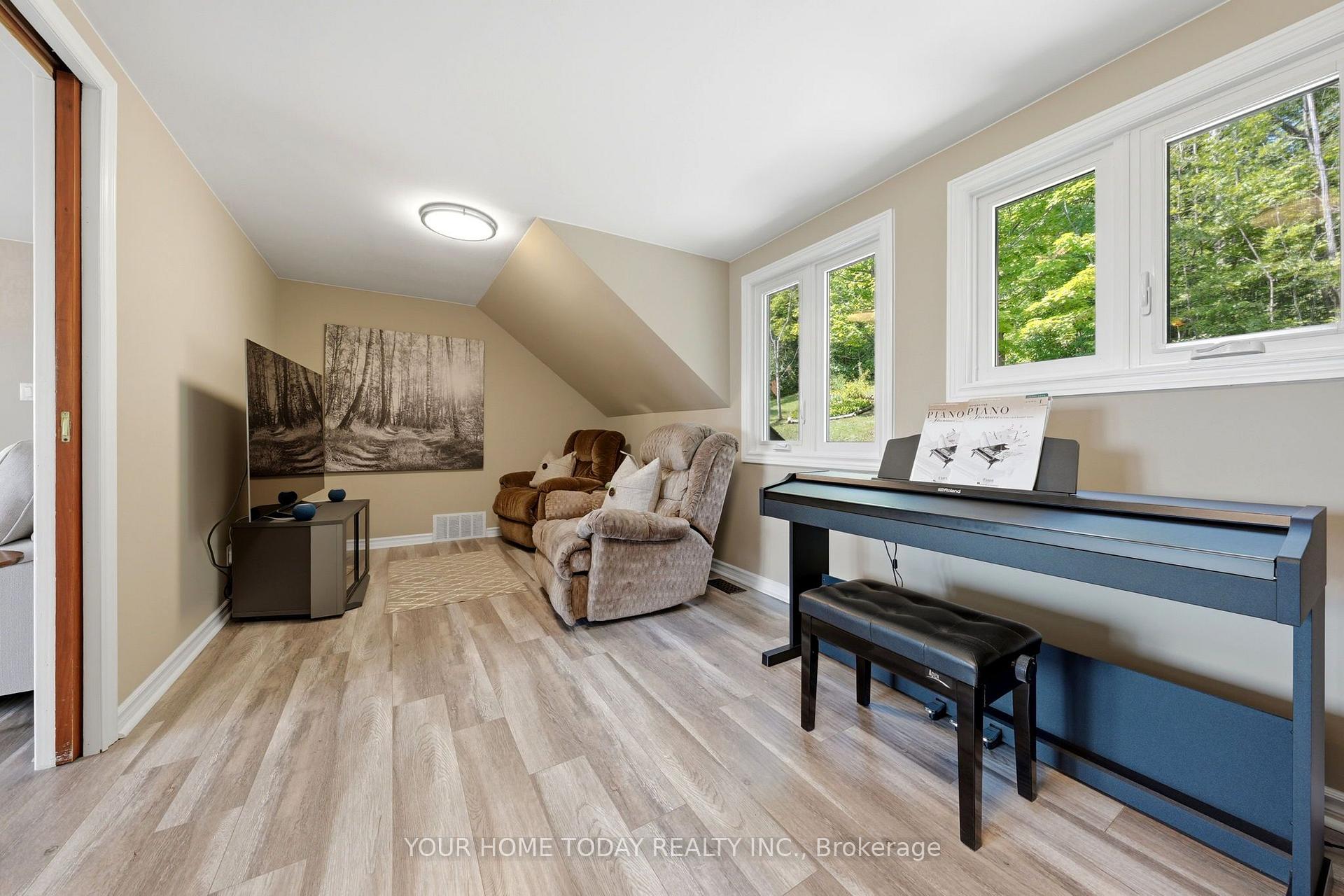 Photo 14 of 15585 Clayhill Road, Halton Hills, Rural Halton Hills — HOMEH