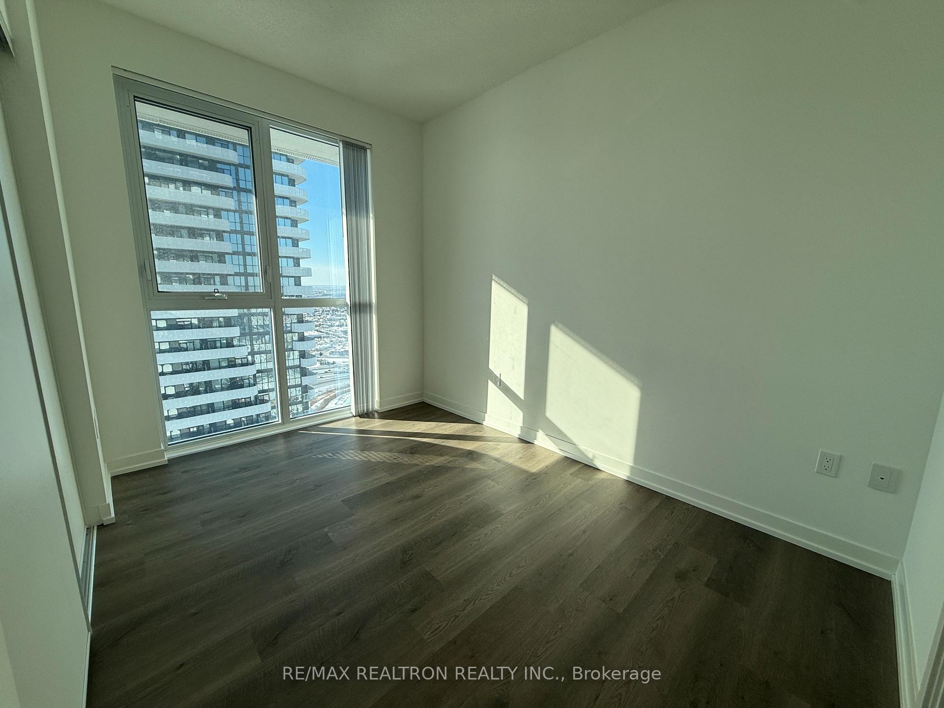Photo 7 of Unit 5212, 8 Interchange Way, Vaughan, Vaughan Corporate Centre — HOMEH