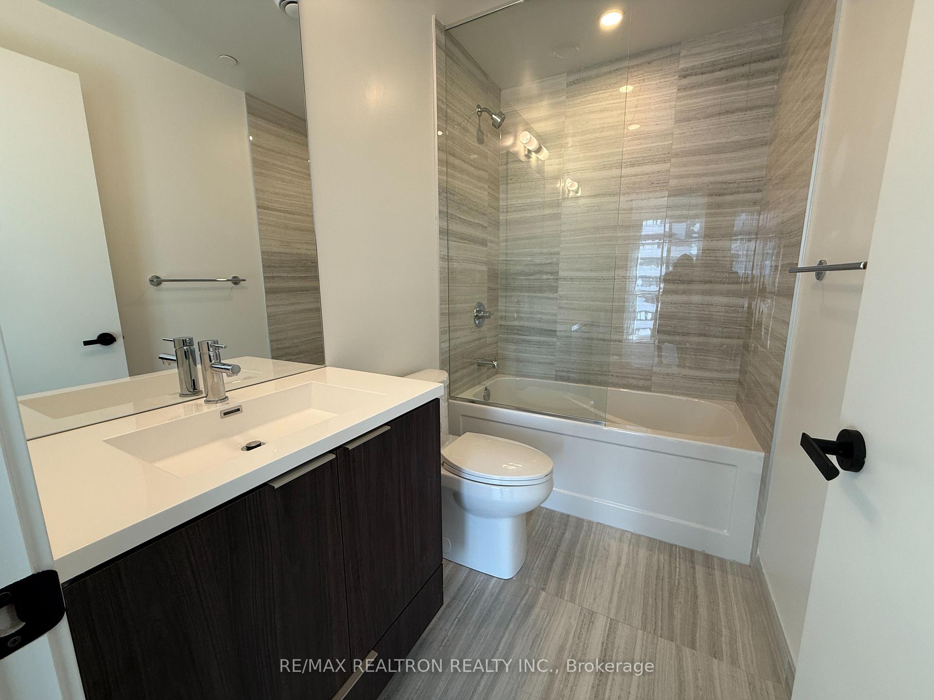 Photo 9 of Unit 5212, 8 Interchange Way, Vaughan, Vaughan Corporate Centre — HOMEH