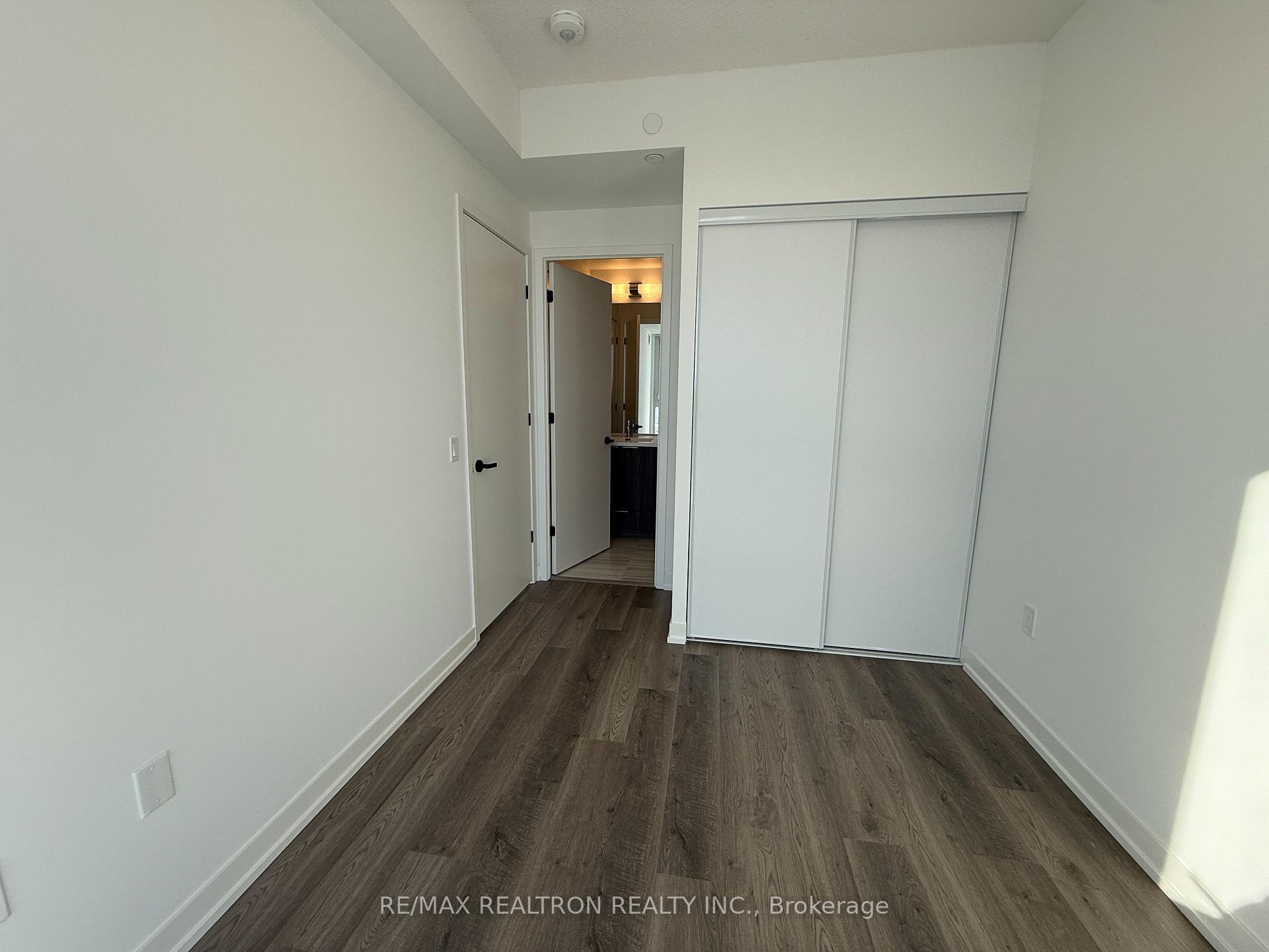 Photo 11 of Unit 5212, 8 Interchange Way, Vaughan, Vaughan Corporate Centre — HOMEH