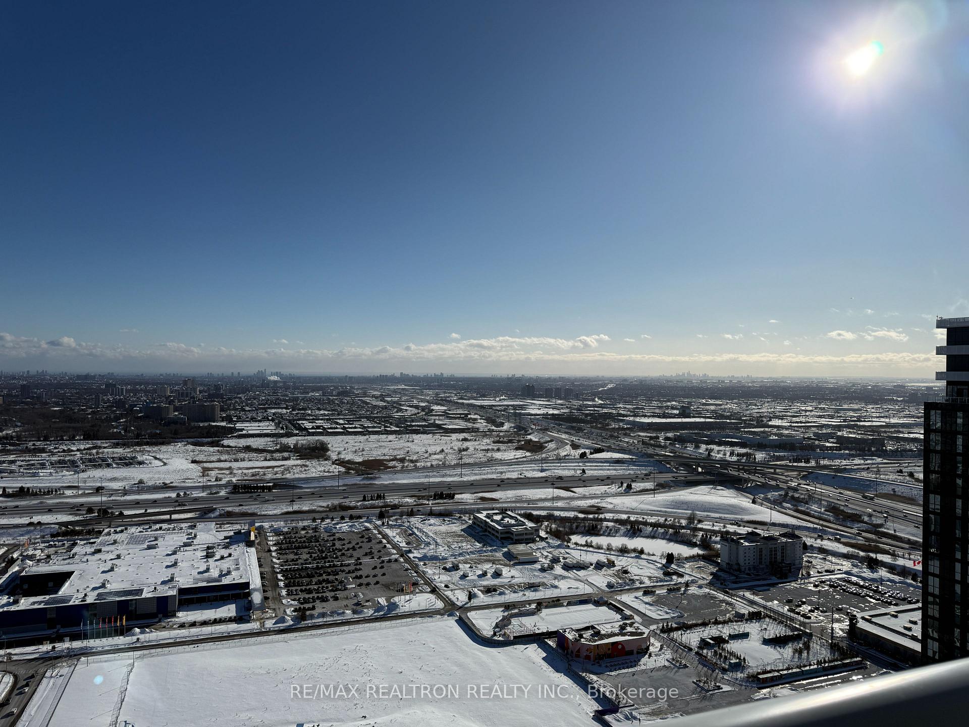 Photo 13 of Unit 5212, 8 Interchange Way, Vaughan, Vaughan Corporate Centre — HOMEH