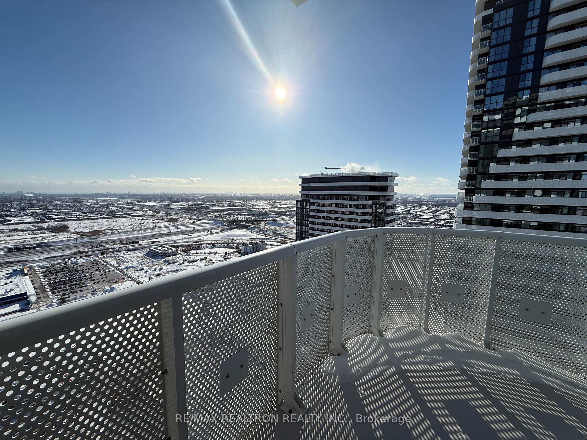 Photo 14 of Unit 5212, 8 Interchange Way, Vaughan, Vaughan Corporate Centre — HOMEH