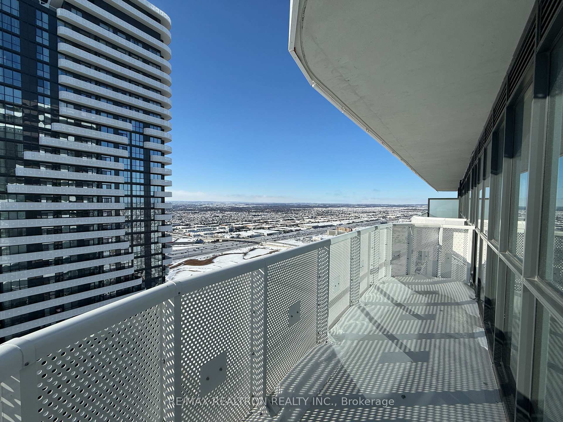 Photo 15 of Unit 5212, 8 Interchange Way, Vaughan, Vaughan Corporate Centre — HOMEH