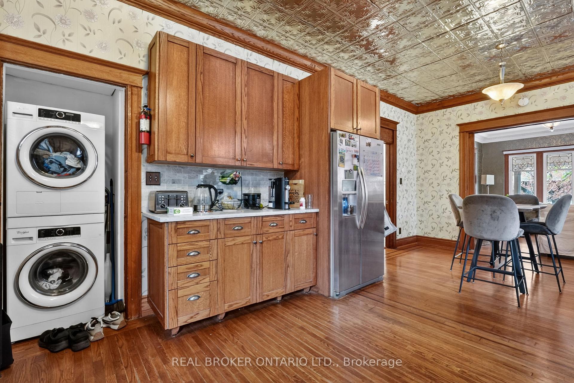 Photo 7 of 137 Sherman Avenue S, Hamilton, Blakeley — HOMEH