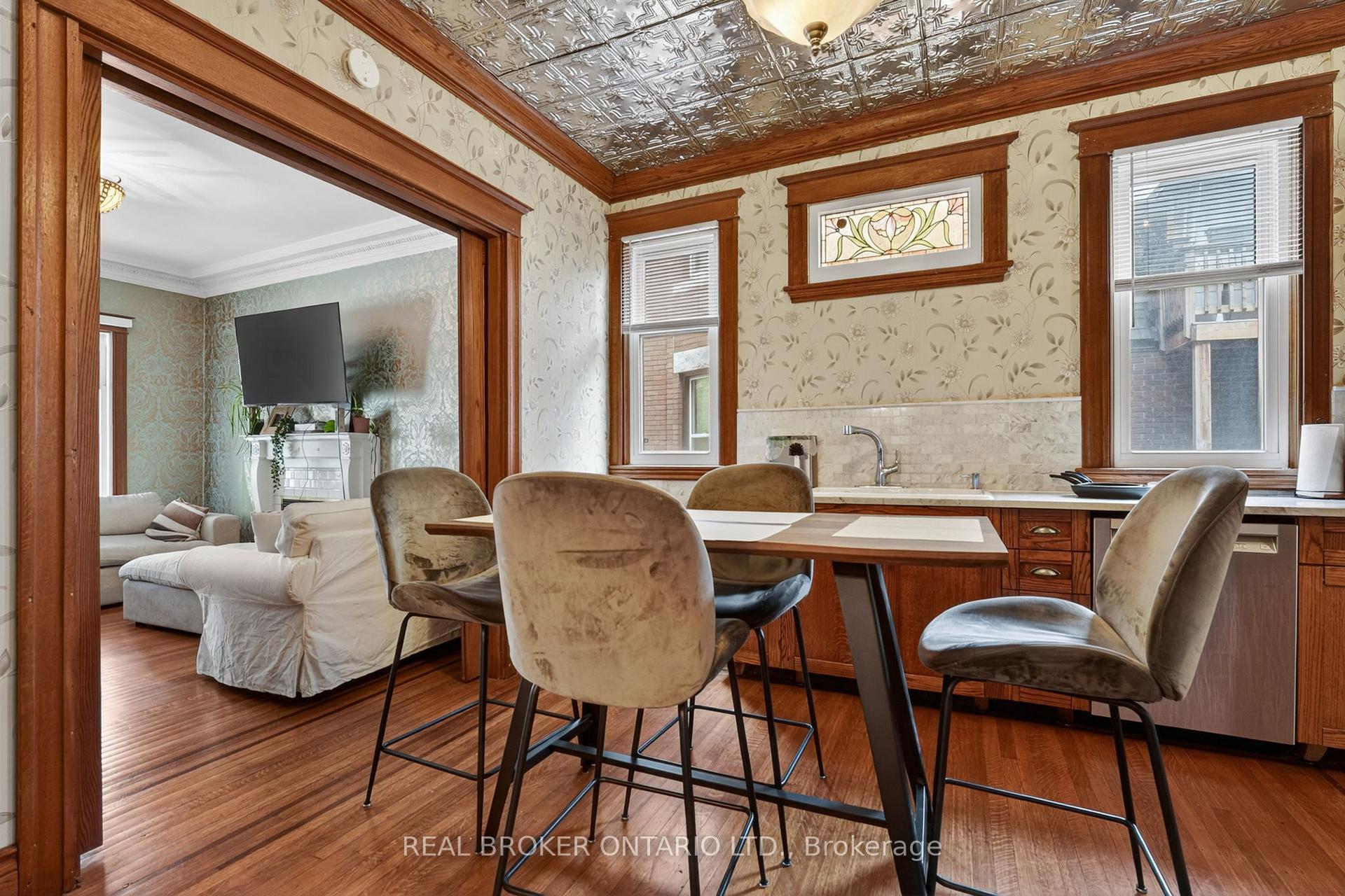 Photo 8 of 137 Sherman Avenue S, Hamilton, Blakeley — HOMEH