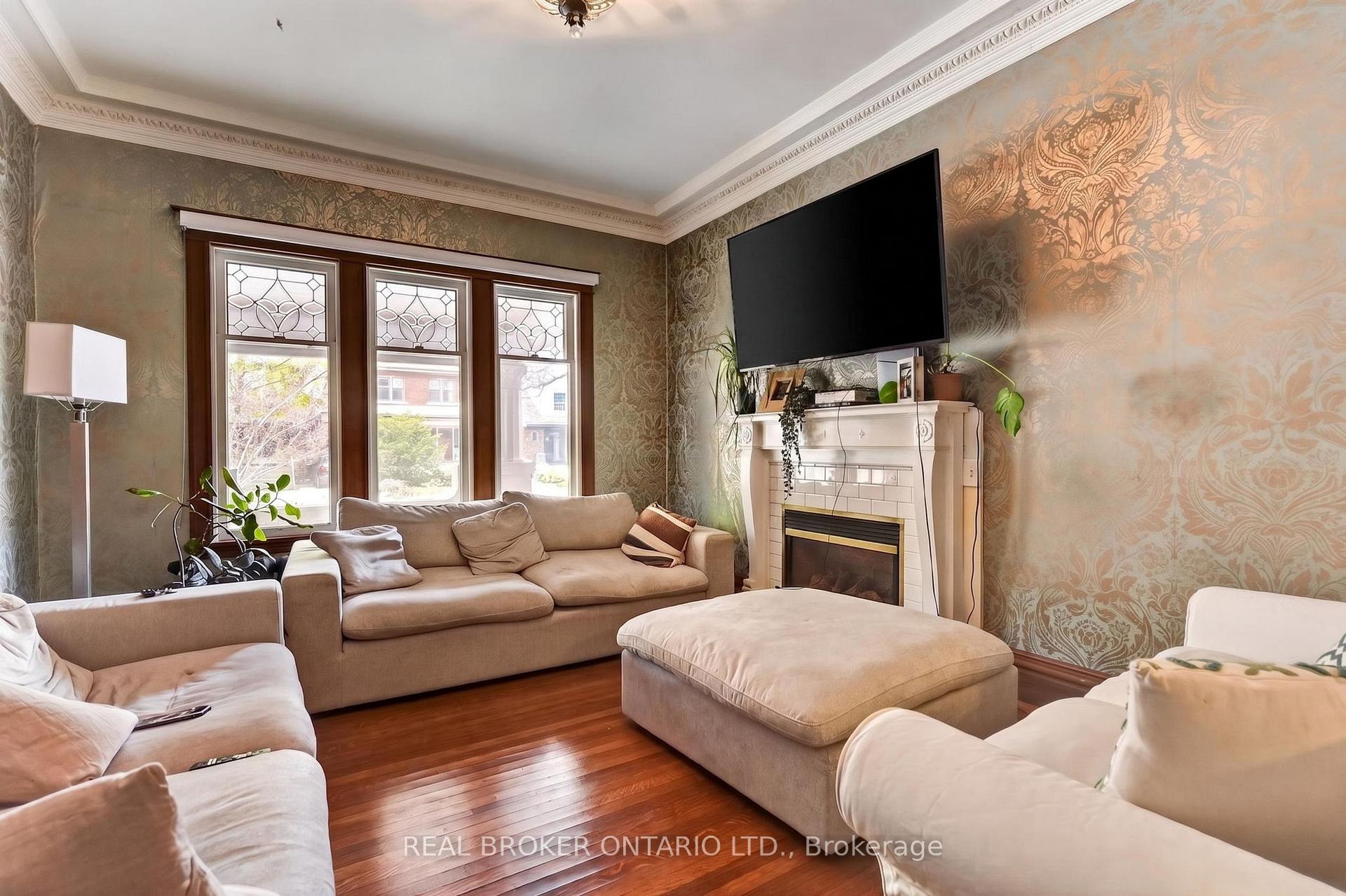 Photo 9 of 137 Sherman Avenue S, Hamilton, Blakeley — HOMEH