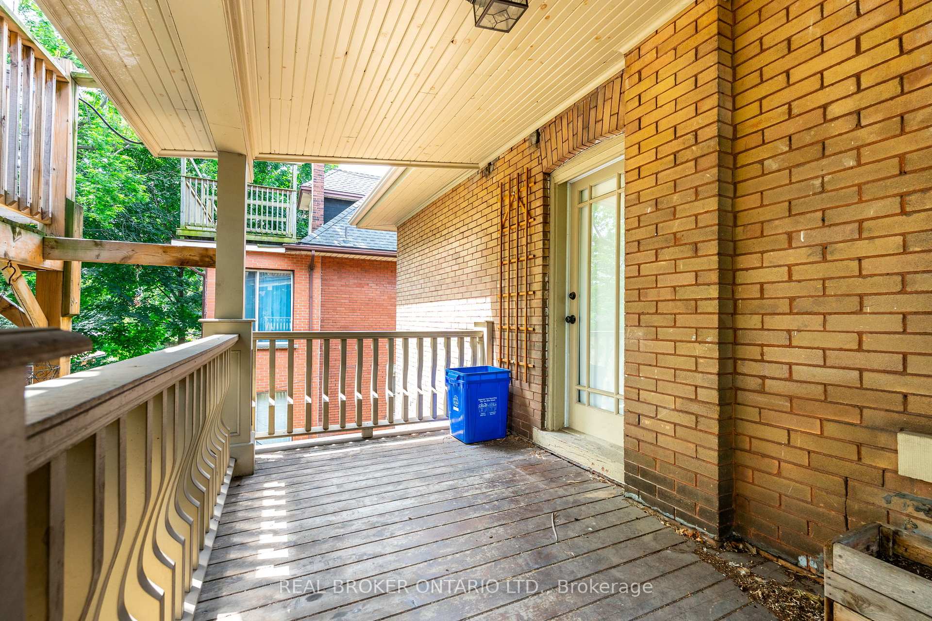 Photo 12 of 137 Sherman Avenue S, Hamilton, Blakeley — HOMEH